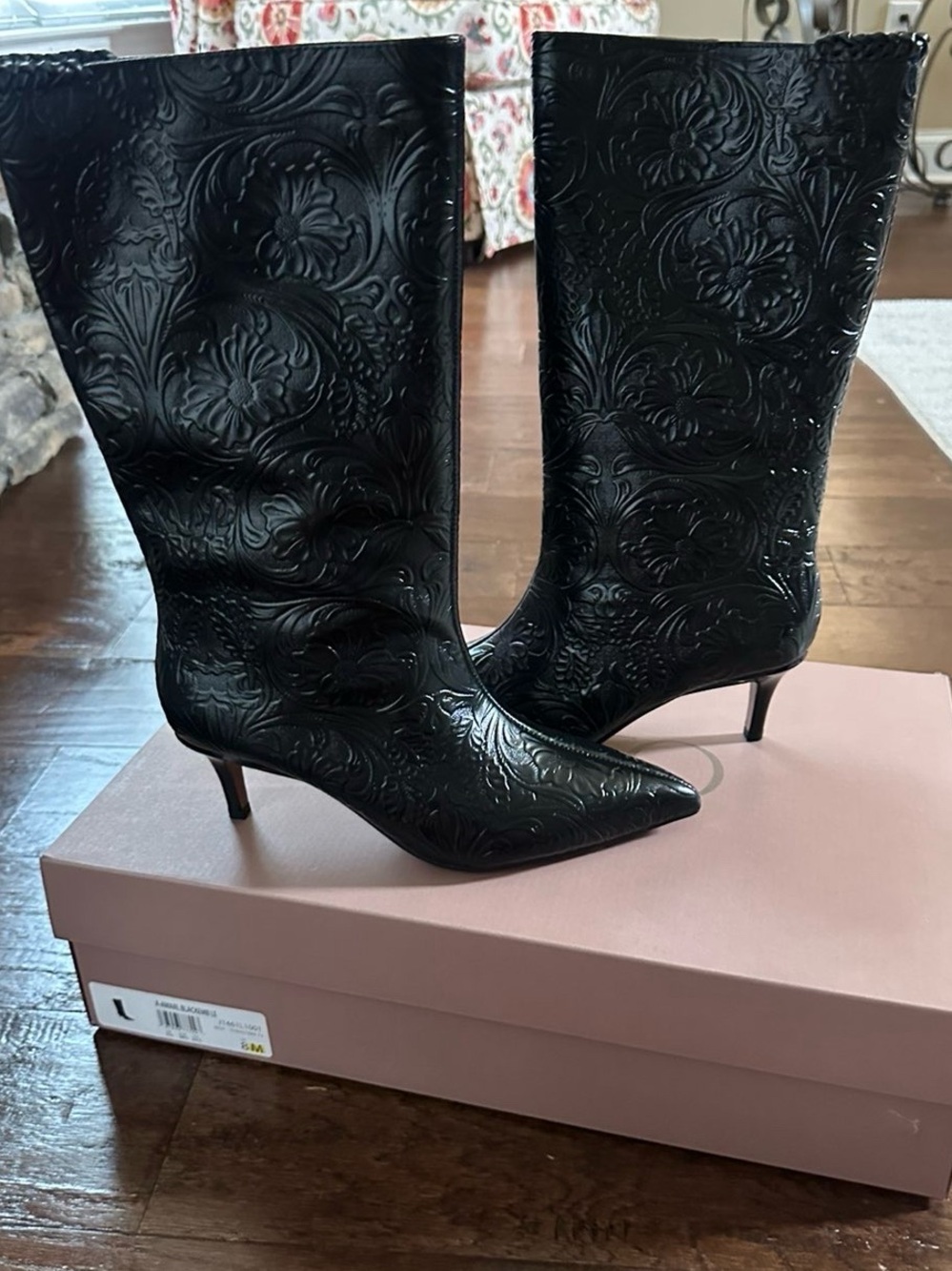 Franco Sarto Amari Floral Embossed Pointed
Toe Boot black size 8 New - Picture 13 of 16